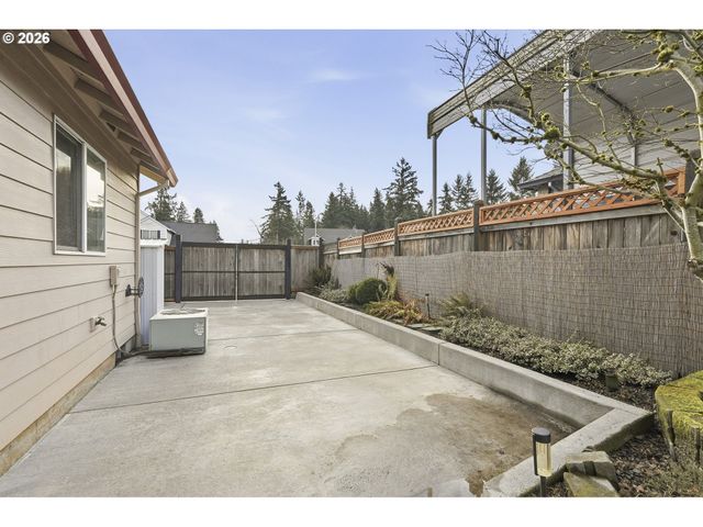 11437 PENNYS Way, Oregon City, OR 97045