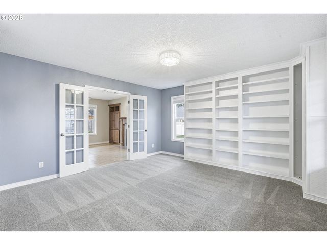 11437 PENNYS Way, Oregon City, OR 97045