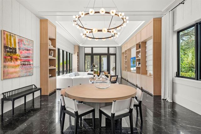 9500 SW 61st Ct, Pinecrest, FL 33156