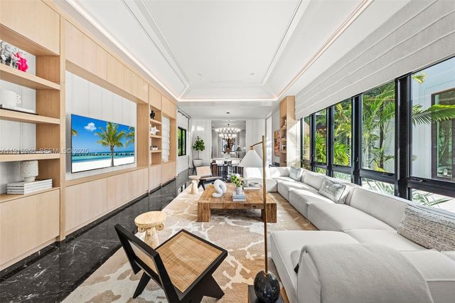 9500 SW 61st Ct, Pinecrest, FL 33156