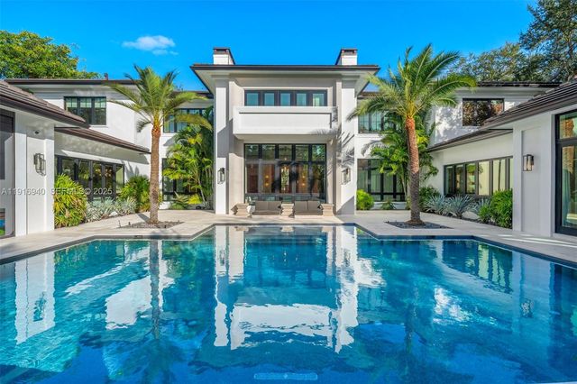 9500 SW 61st Ct, Pinecrest, FL 33156