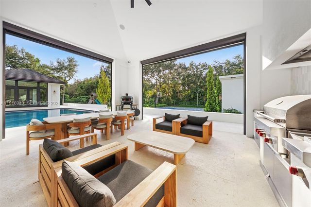 9500 SW 61st Ct, Pinecrest, FL 33156