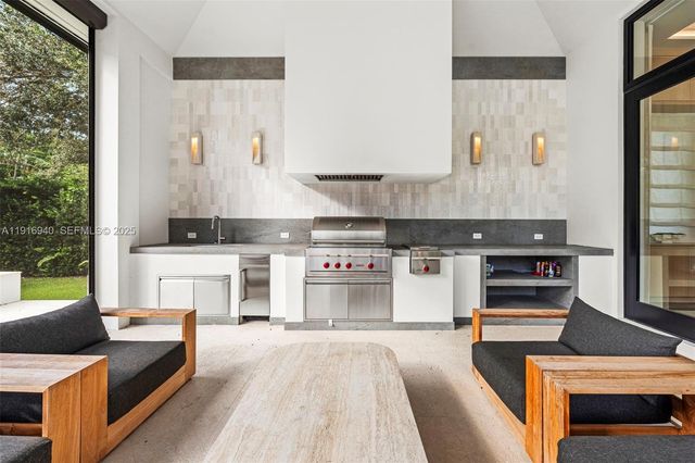 9500 SW 61st Ct, Pinecrest, FL 33156