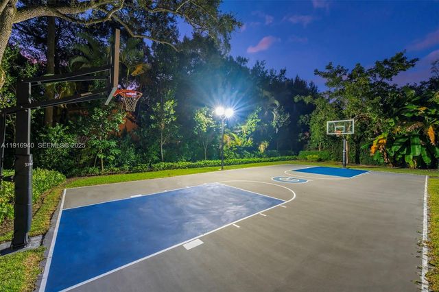 9500 SW 61st Ct, Pinecrest, FL 33156