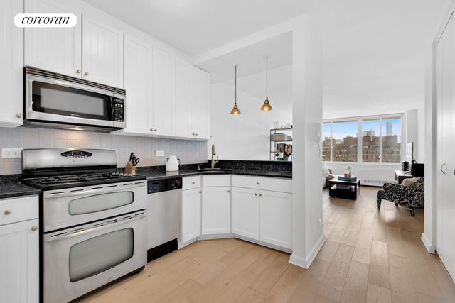 22 W 15th St Apt 11J, New York City, NY 10011