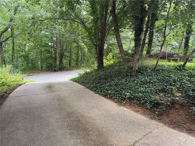 5635 Lakeview Court, Gainesville, GA 30506