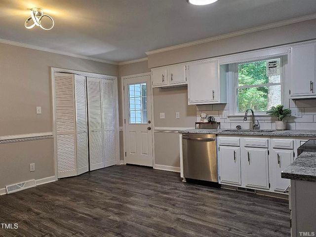 5906 Applewood Lane, Raleigh, NC 27609