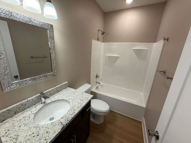 5168 N Toben Dr, Bel Aire, KS 67226