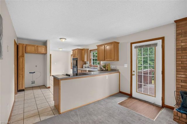 6135 Narrow Way Lane, Winston-salem, NC 27105