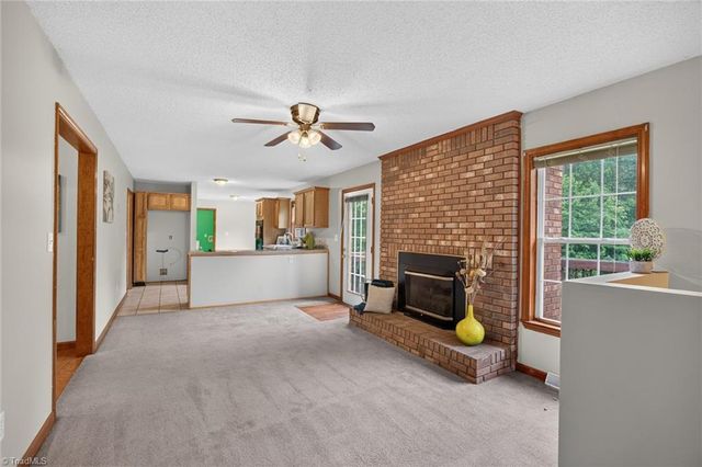 6135 Narrow Way Lane, Winston-salem, NC 27105