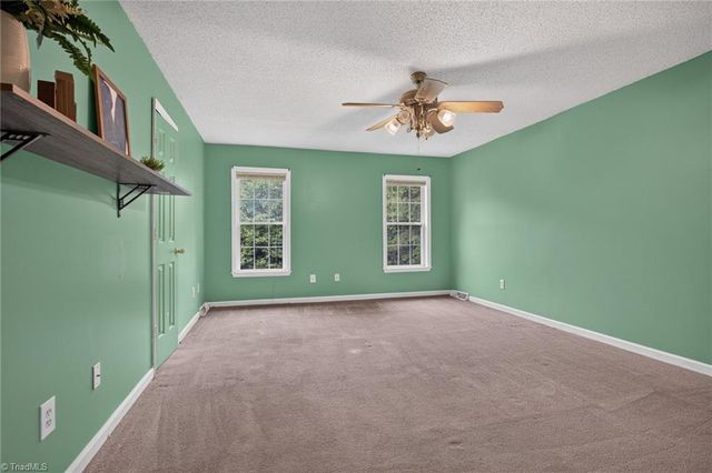 6135 Narrow Way Lane, Winston-salem, NC 27105