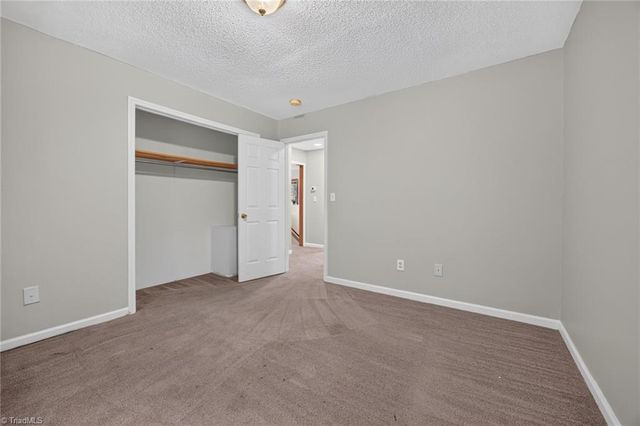 6135 Narrow Way Lane, Winston-salem, NC 27105