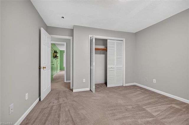 6135 Narrow Way Lane, Winston-salem, NC 27105