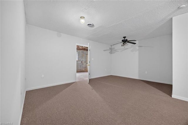 6135 Narrow Way Lane, Winston-salem, NC 27105