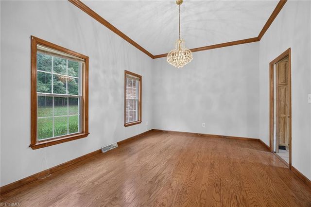 6135 Narrow Way Lane, Winston-salem, NC 27105