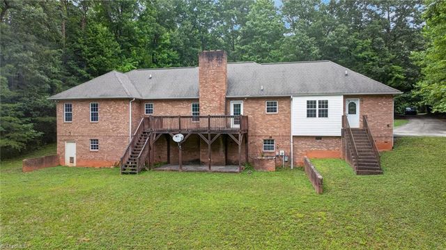 6135 Narrow Way Lane, Winston-salem, NC 27105