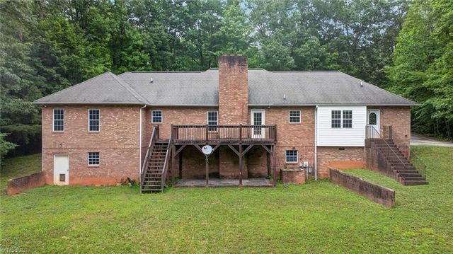 6135 Narrow Way Lane, Winston-salem, NC 27105