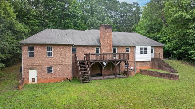 6135 Narrow Way Lane, Winston-salem, NC 27105
