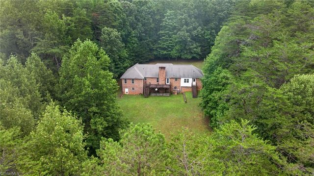 6135 Narrow Way Lane, Winston-salem, NC 27105