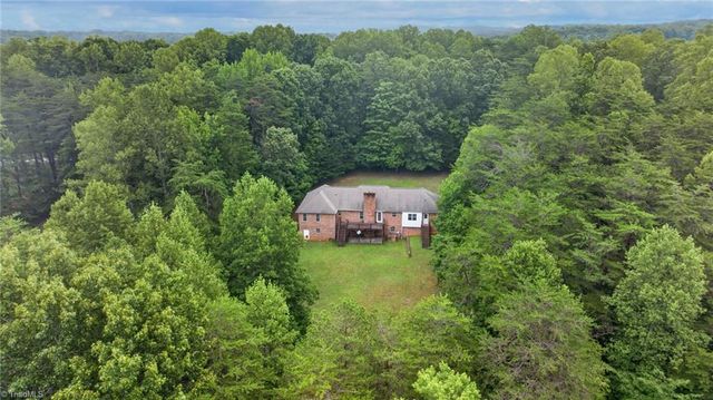 6135 Narrow Way Lane, Winston-salem, NC 27105