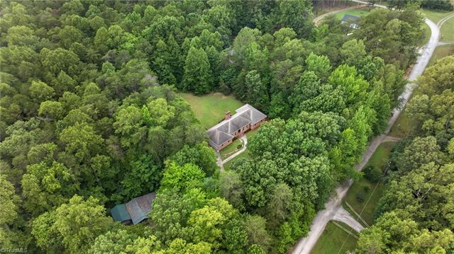 6135 Narrow Way Lane, Winston-salem, NC 27105