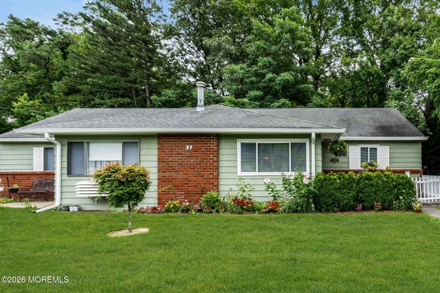 37 Pheasant Street A, Manchester, NJ 08759