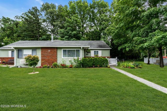 37 Pheasant Street A, Manchester, NJ 08759