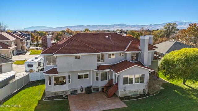 11694 S Stone Crest Circle, Riverton, UT 84065