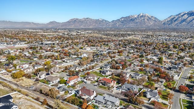 11694 S Stone Crest Circle, Riverton, UT 84065