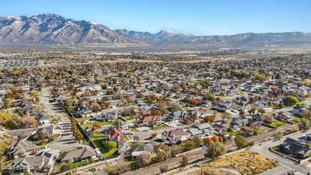 11694 S Stone Crest Circle, Riverton, UT 84065