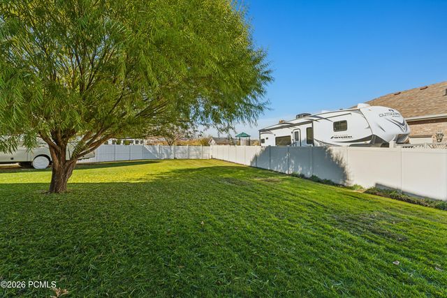 11694 S Stone Crest Circle, Riverton, UT 84065