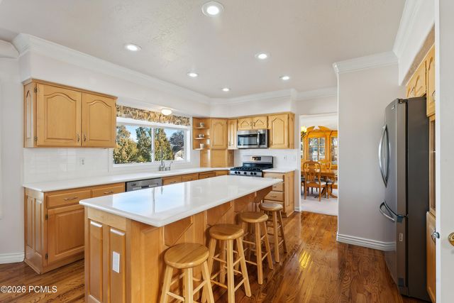 11694 S Stone Crest Circle, Riverton, UT 84065