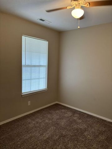 1660 N Marlan Avenue, Springfield, MO 65803