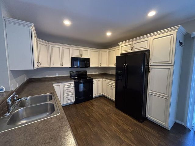 1660 N Marlan Avenue, Springfield, MO 65803