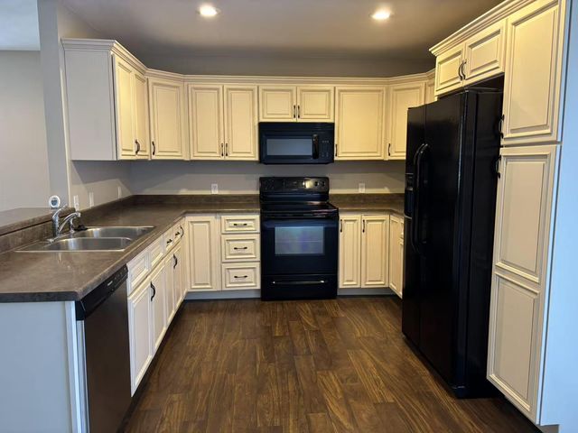 1660 N Marlan Avenue, Springfield, MO 65803