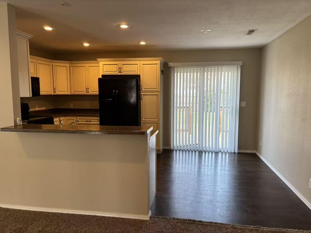 1660 N Marlan Avenue, Springfield, MO 65803