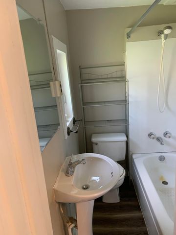 255 College Avenue, Valparaiso, IN 46383