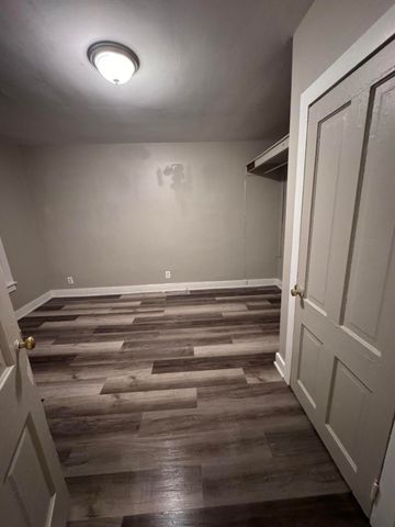 255 College Avenue, Valparaiso, IN 46383