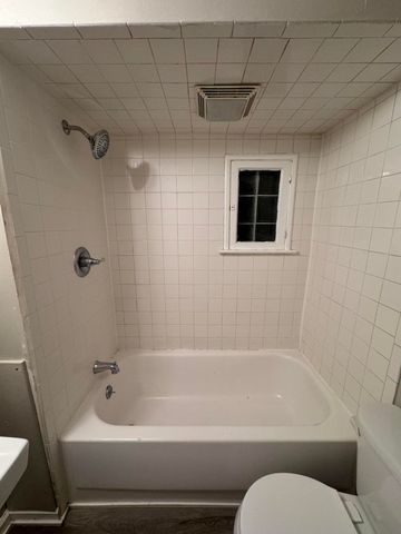 255 College Avenue, Valparaiso, IN 46383