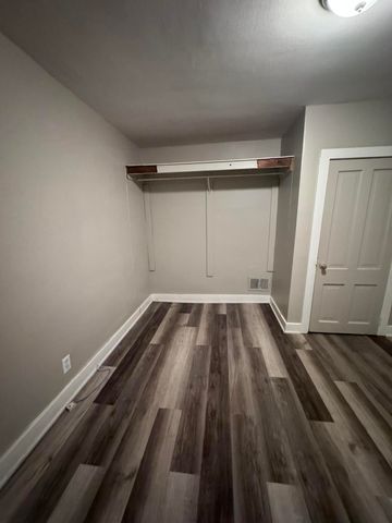 255 College Avenue, Valparaiso, IN 46383