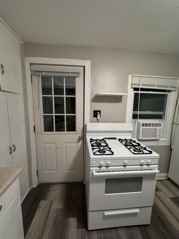 255 College Avenue, Valparaiso, IN 46383