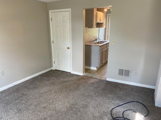 255 College Avenue, Valparaiso, IN 46383