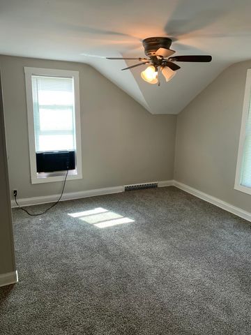 255 College Avenue, Valparaiso, IN 46383