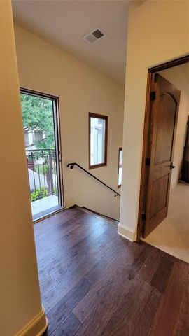 2510 N Henderson 2, Dallas, TX 75206