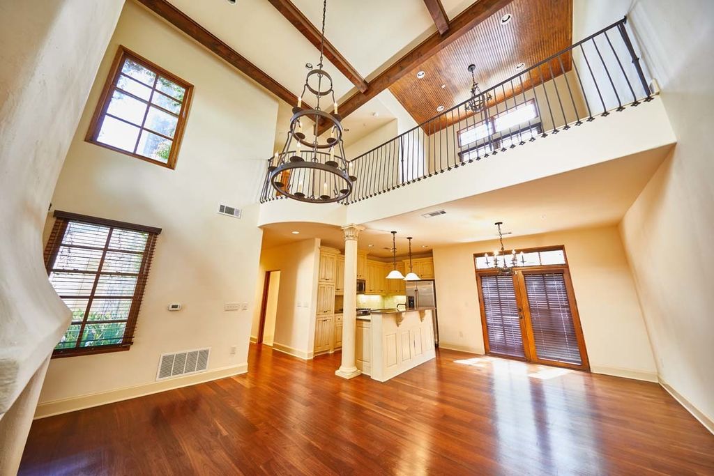 2510 N Henderson 2, Dallas, TX 75206