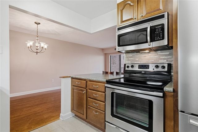 5600 Munhall Rd 902, Squirrel Hill, PA 15217