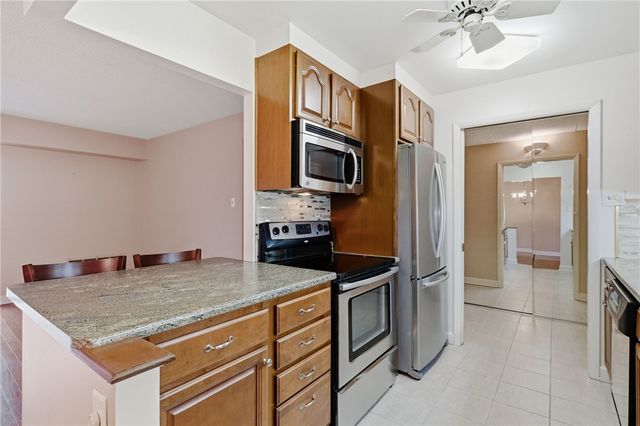 5600 Munhall Rd 902, Squirrel Hill, PA 15217