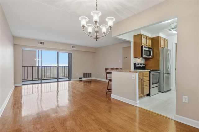 5600 Munhall Rd 902, Squirrel Hill, PA 15217