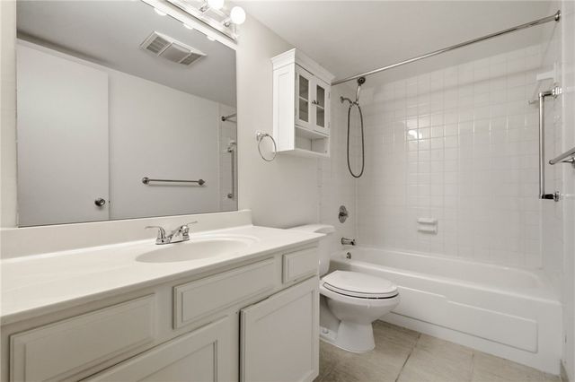 5600 Munhall Rd 902, Squirrel Hill, PA 15217