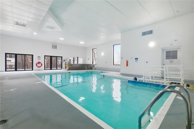 5600 Munhall Rd 902, Squirrel Hill, PA 15217